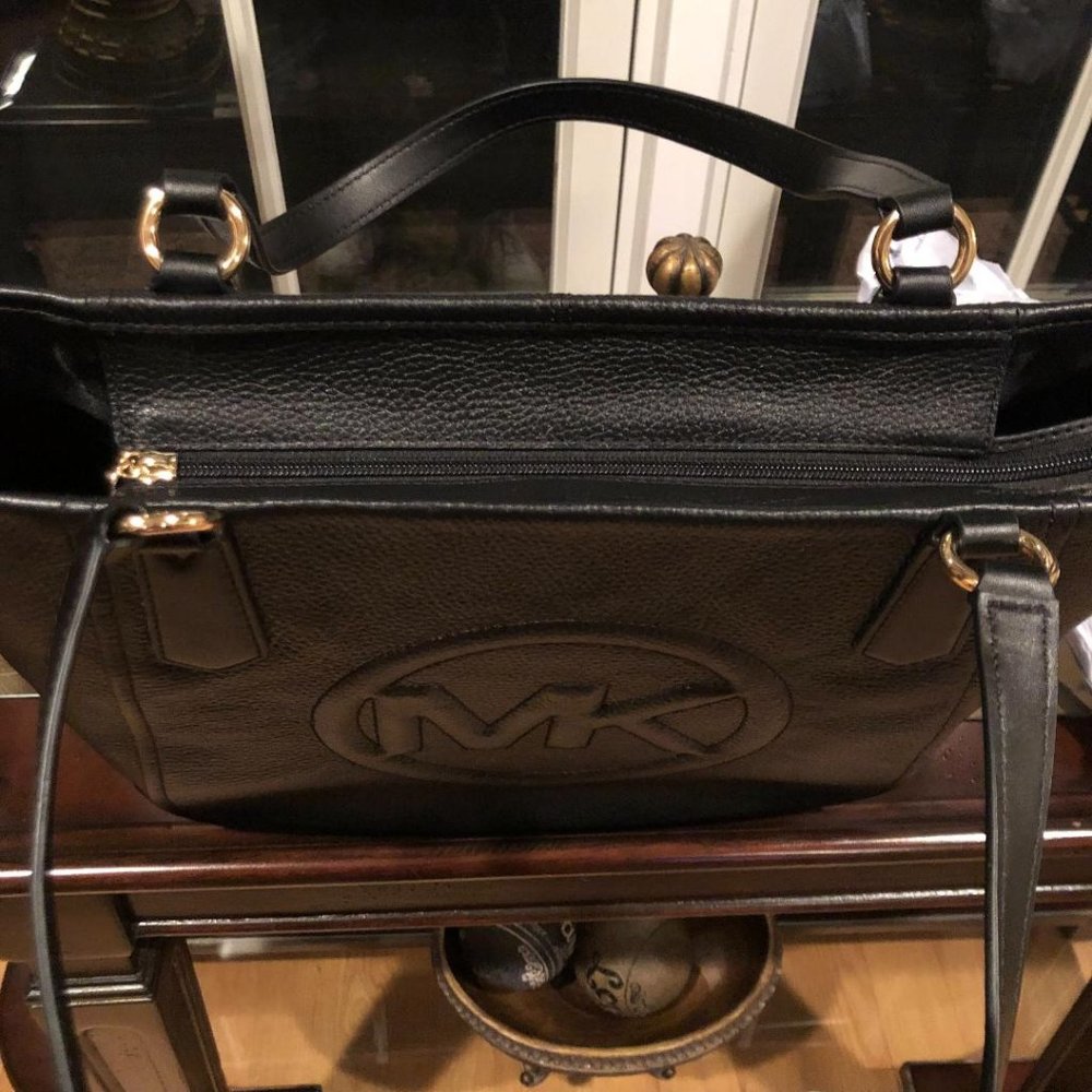 Michael Kors Large Brynn Tote - Picture 5 of 5
